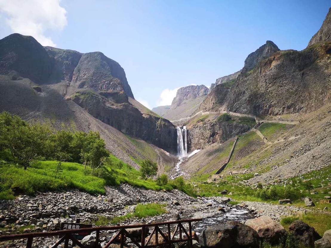 张宇航《奇异的火山地貌—长白山》 张宇航《奇异的火山地貌—长白山》